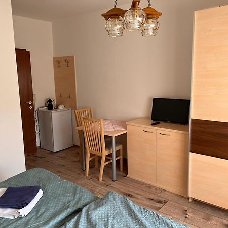 Beherbergungsbetrieb Madle Bad Deutsch Altenburg Esterno foto